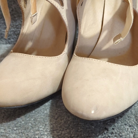 Tan Suede Shoes with 4" Heels, DOLCE by mojo moxy, Size 9.5 - Picture 4 of 13